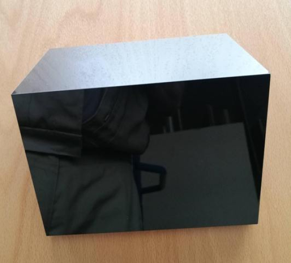 Zuschnitt einseitig Hochglanz schwarz 18mm